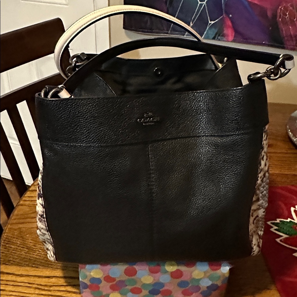 Coach Lexi Snake Embossed Leather Shoulder Bag. Limited edition. Beautiful - Picture 2 of 12